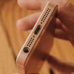 Телефон Apple iPhone SE