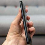 HTC U11 Plus сбоку