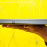Lenovo Yoga C940 15 сбоку