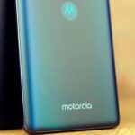 Motorola Edge 30 Pro сбоку