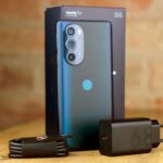 Батарея Motorola Edge 30 Pro и зарядка