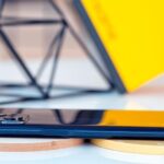 Realme 9 Pro сбоку