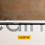 Realme GT 2 сбоку