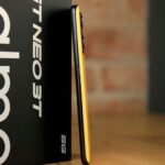 Realme GT Neo 3T сбоку