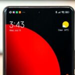 Xiaomi 12S Ultra вырез в экран