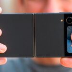 Samsung Galaxy Z Flip 4 автофокус в экране