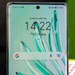 Honor 70 вырез в экране