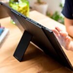 Ноутбук Asus Zenbook 17 Fold в работе