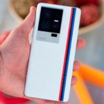 Смартфон в работе