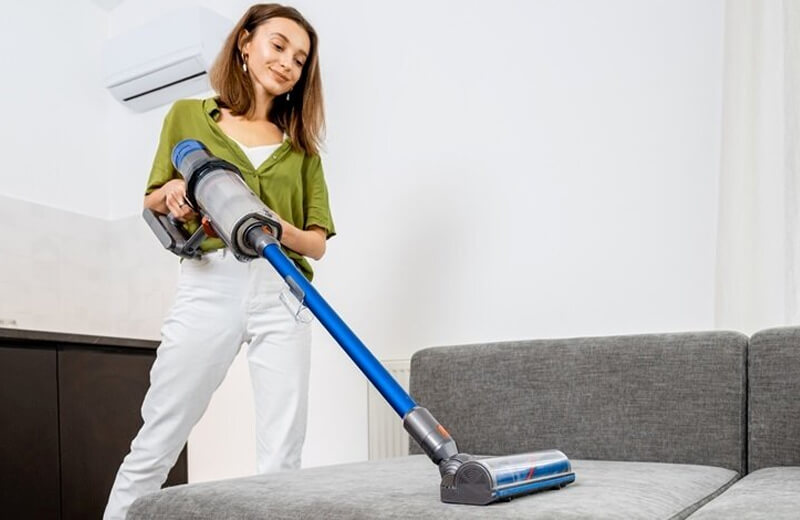 10 лучших вертикальных пылесосов 2026 года