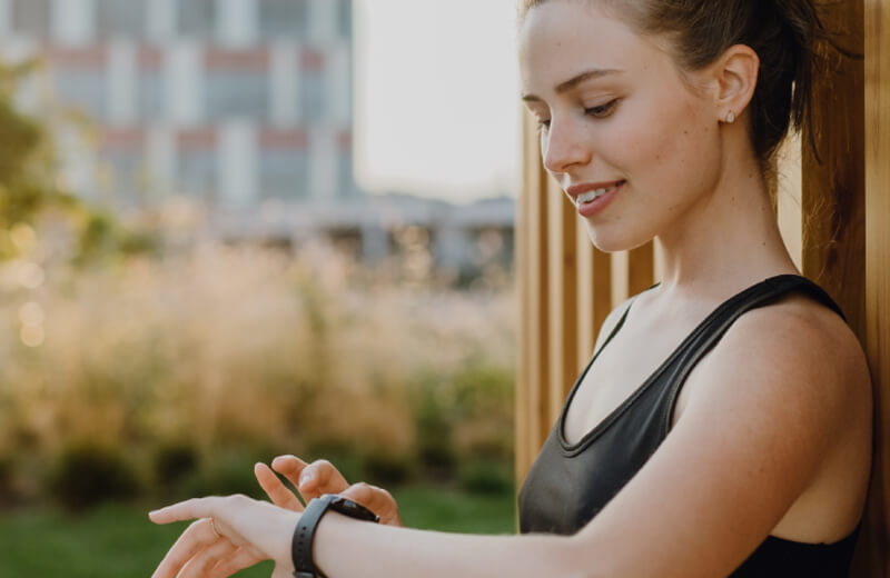 ТОП-10 Лучших фитнес-браслетов 2026 года – Рейтинг устройств для мониторинга спорта и здоровья