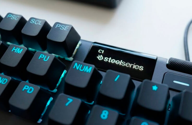 OLED-экран на SteelSeries Apex Pro Gen 3